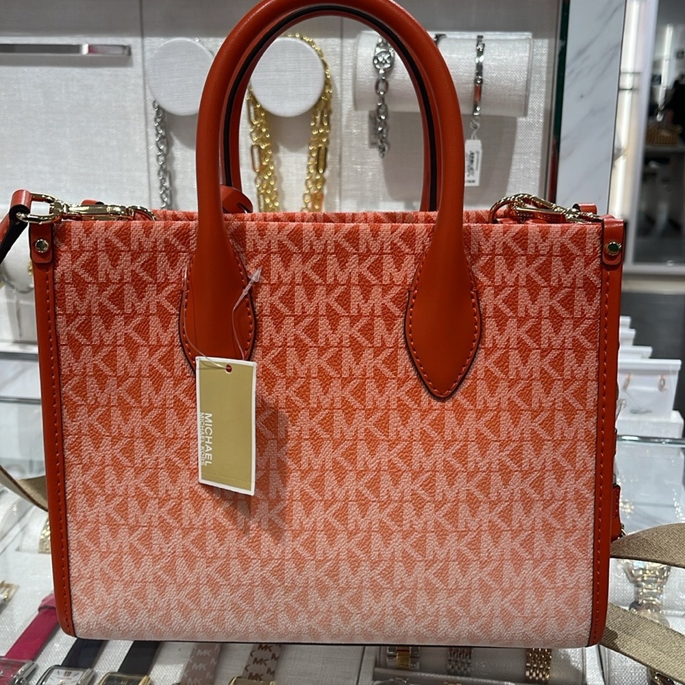 Michael Kors Mirella Small Ombré Signature Logo Crossbody XBODY Shopper Bag
NWt - Picture 10 of 16